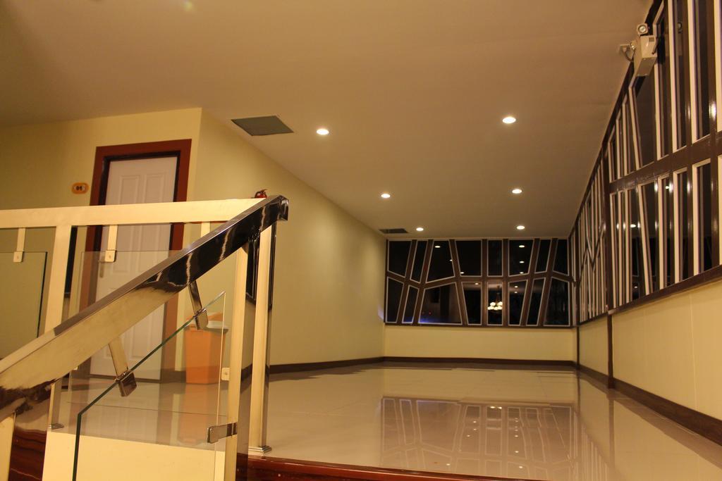 סוראט תאני The Lephant Hotel מראה חיצוני תמונה